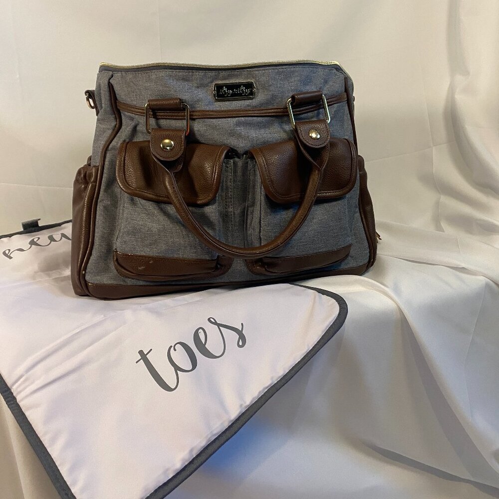 Itzy Ritzy Black Triple Threat Convertible Diaper Bag in used condition with acc